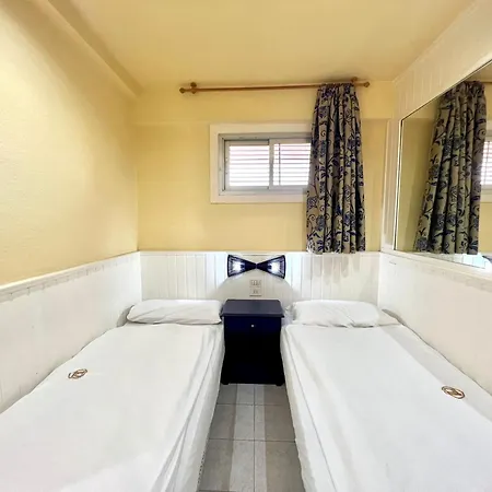 One Bedroom, Heated Pool, Nearby Beach, Puerto De La Cruz Apartment