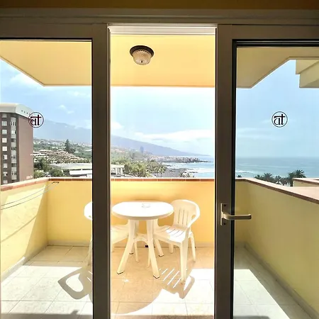 One Bedroom, Heated Pool, Nearby Beach, Puerto De La Cruz Apartment Puerto de la Cruz (Tenerife)