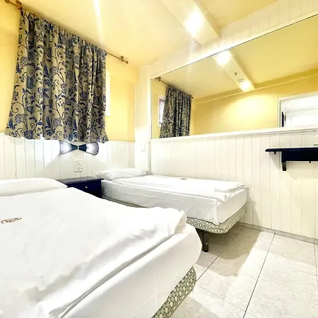One Bedroom, Heated Pool, Nearby Beach, Puerto De La Cruz Apartman