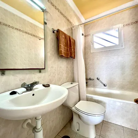 One Bedroom, Heated Pool, Nearby Beach, Puerto De La Cruz * Puerto de la Cruz